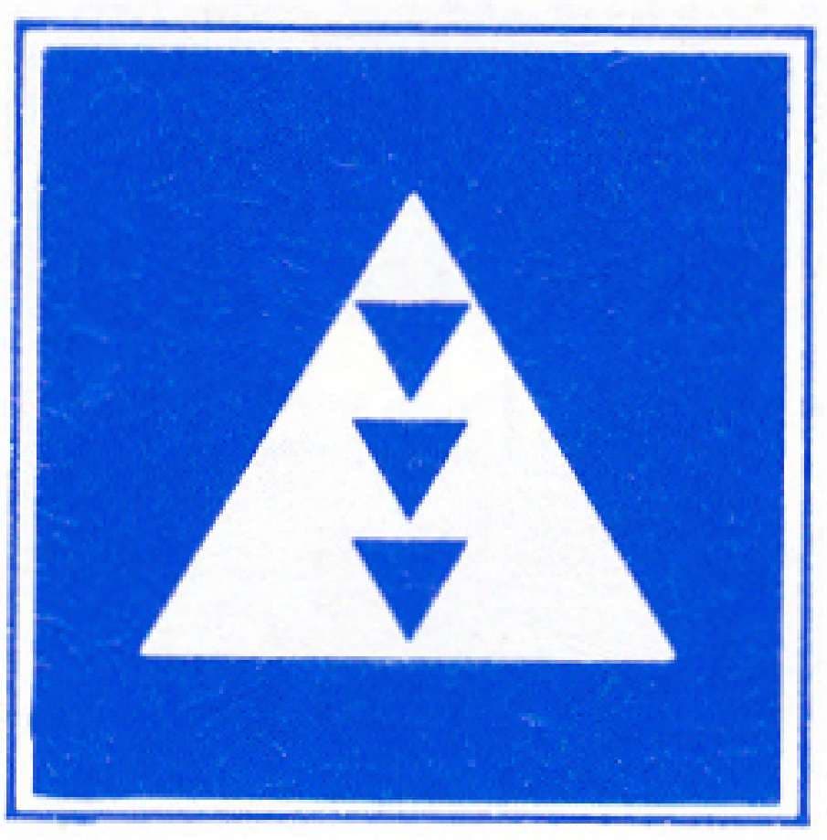 Verkeersteken E.5.7: Ligplaats toestemming (duwvaart: 3 blauwe kegels)